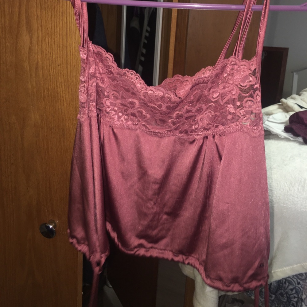 pink top